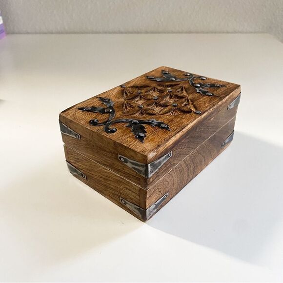 Vintage Retro Wooden Jewelry Box with Iron Accents - Picture 2 of 4